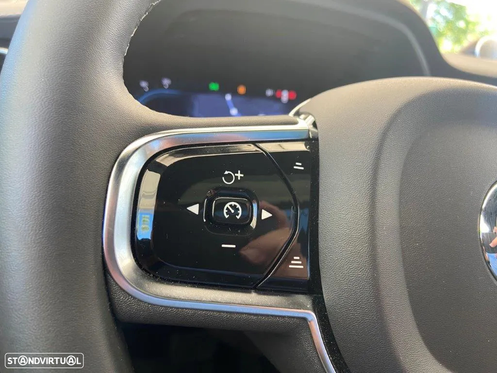 Volvo XC 60 2.0 T8 PHEV Ultimate Dark AWD - 28