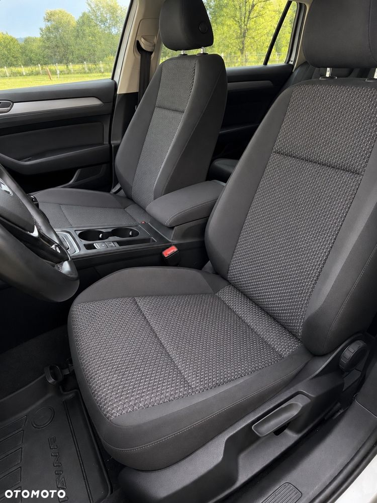 Volkswagen Passat 2.0 TDI SCR Comfortline - 5