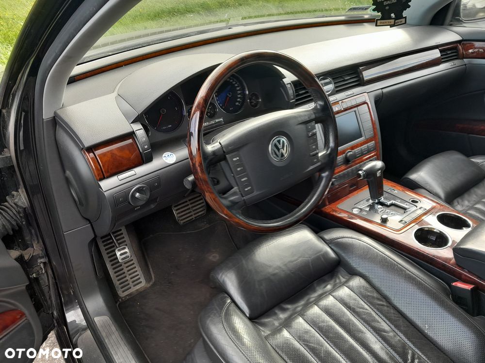 Volkswagen Phaeton - 8