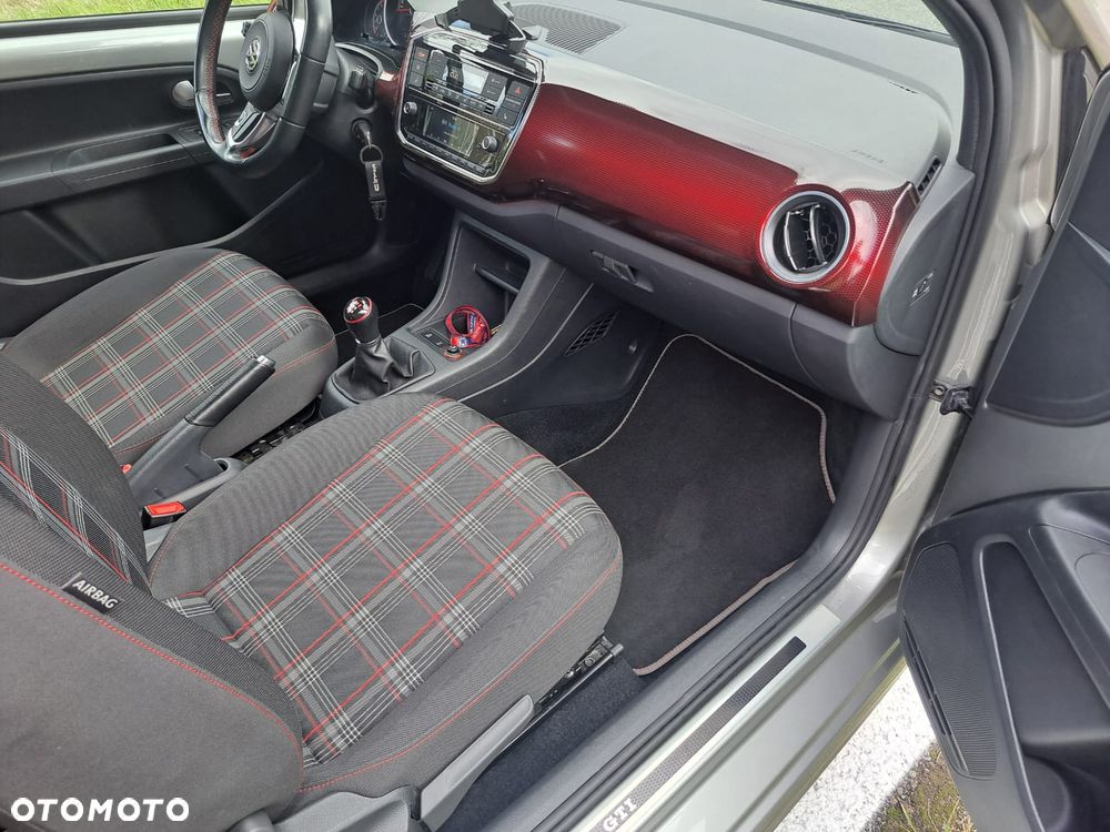 Volkswagen up! GTI - 29
