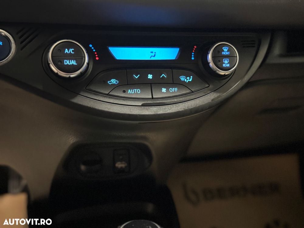 Toyota Yaris 1.5 VVT-i HSD Bi-Tone R&B - 27