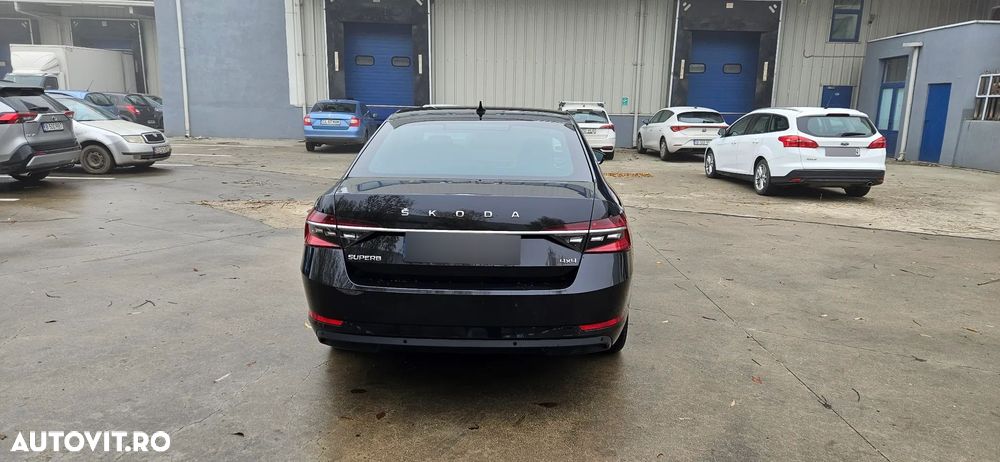 Skoda Superb 2.0 TDI 4X4 DSG Style - 9