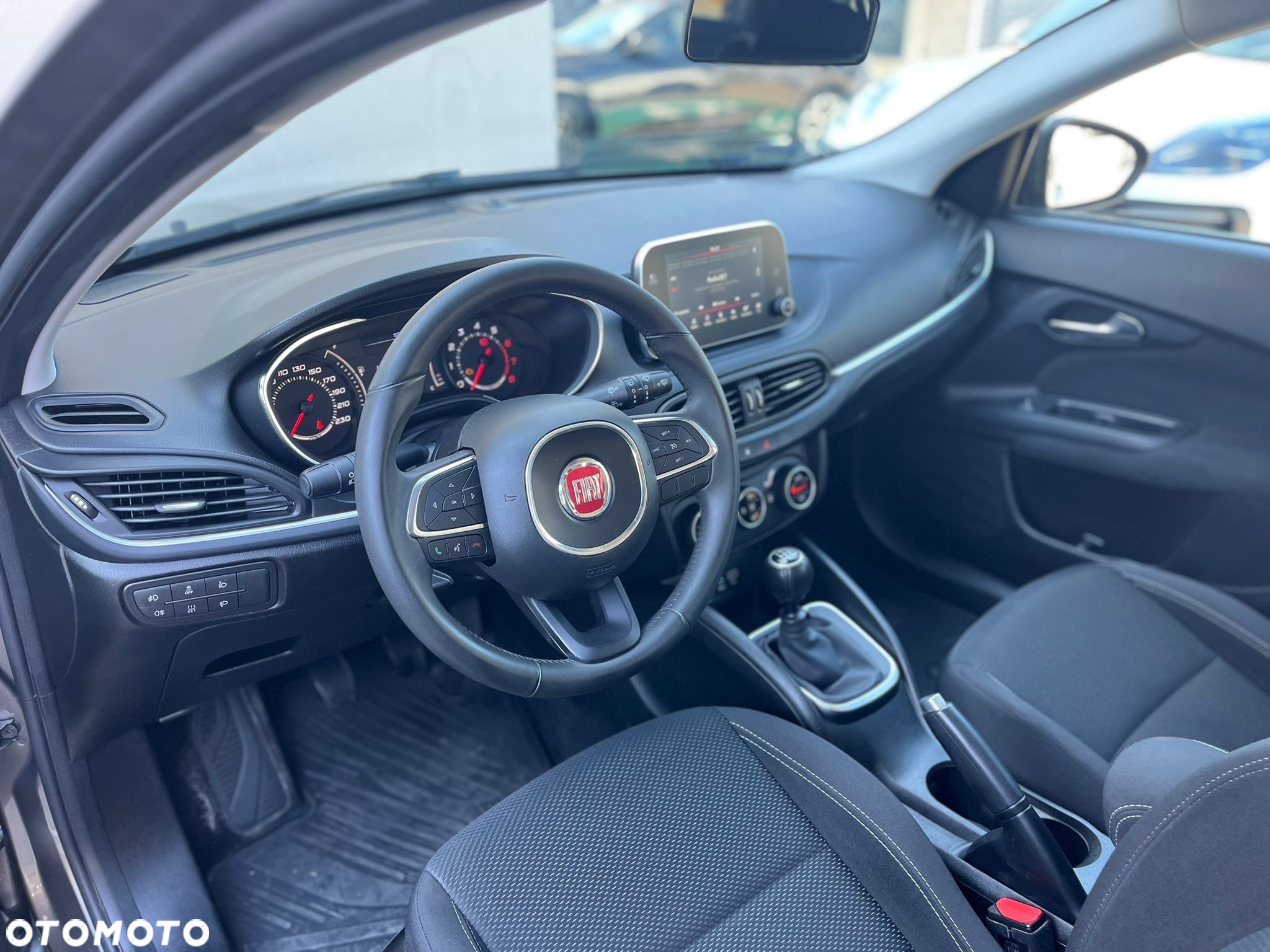 Fiat Tipo 1.4 16v Lounge EU6d - 10