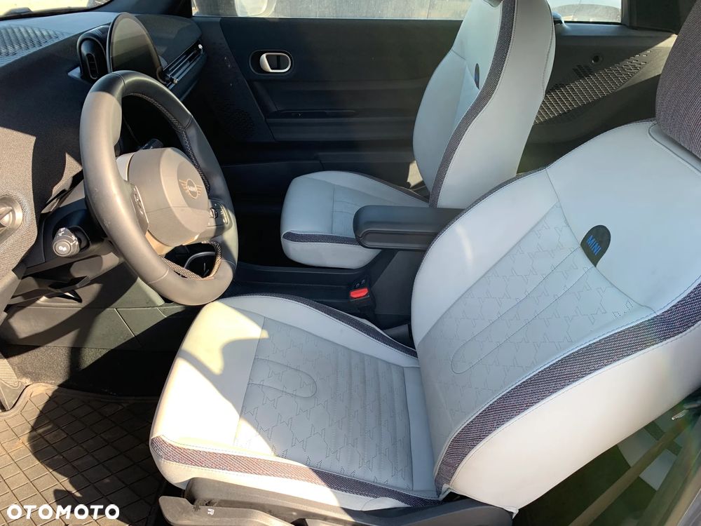 MINI Cooper C Favoured Trim - 12