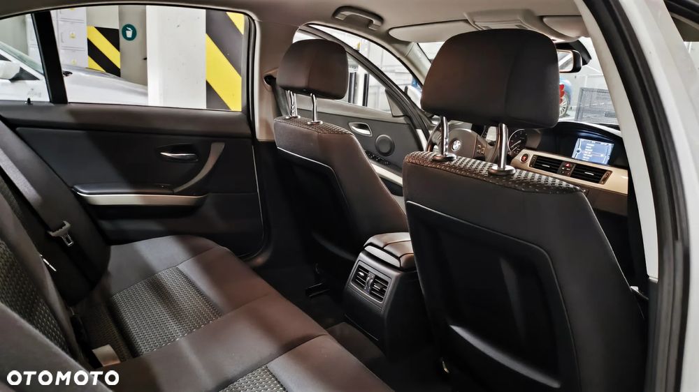 BMW Seria 3 318i - 11