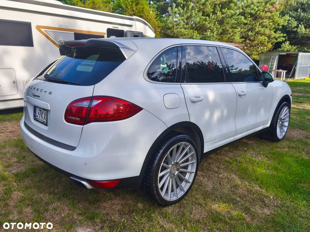 Porsche Cayenne Platinum Edition - 2