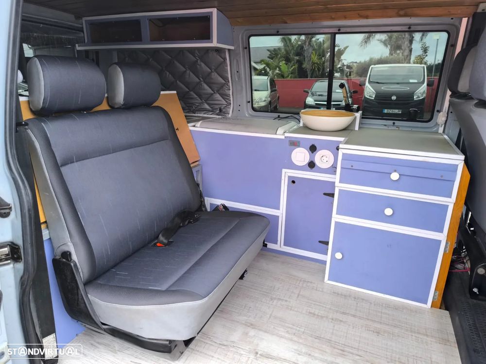 VW Transporter 2.4 D Kombi Sp. - 17