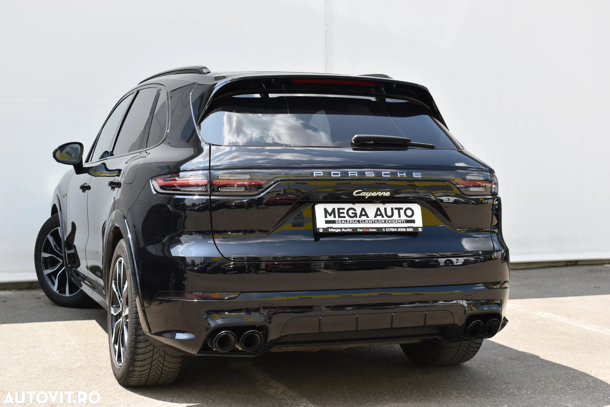 Porsche Cayenne - 4