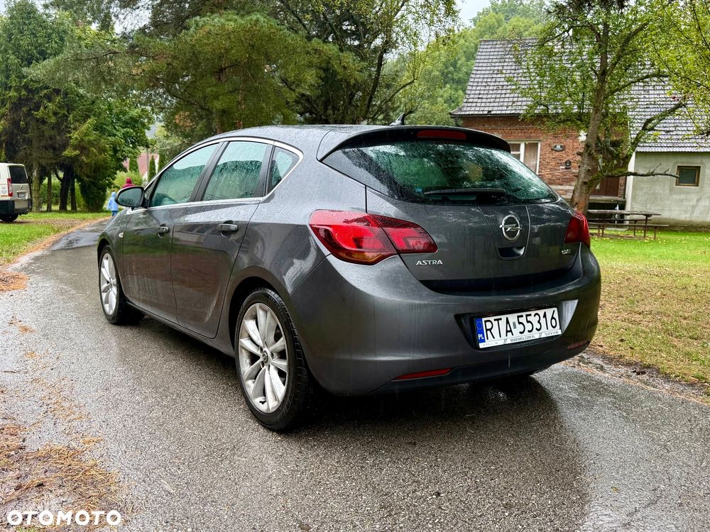 Opel Astra 1.7 CDTI Cosmo - 10