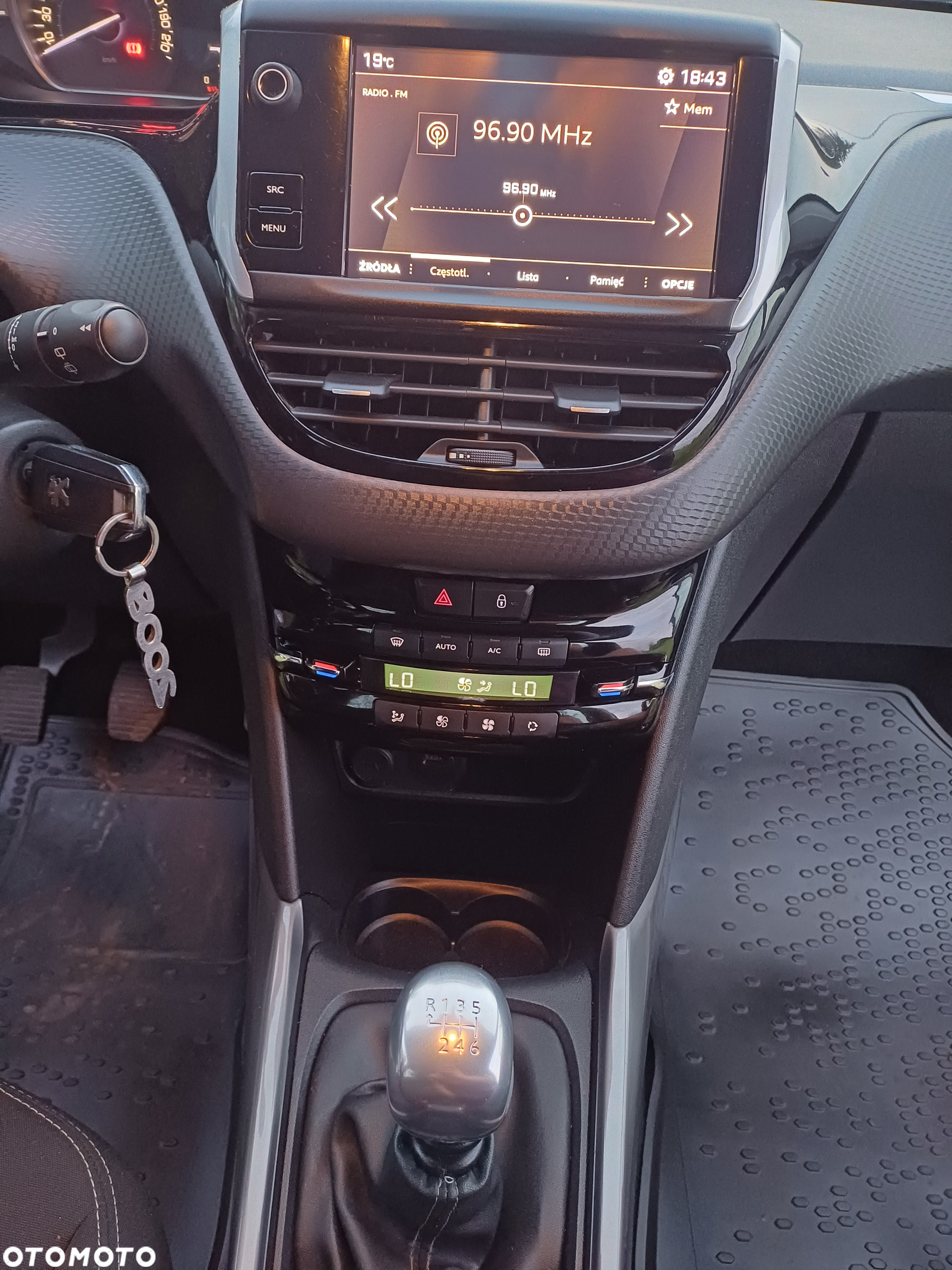 Peugeot 2008 1.5 BlueHDi Signature - 12