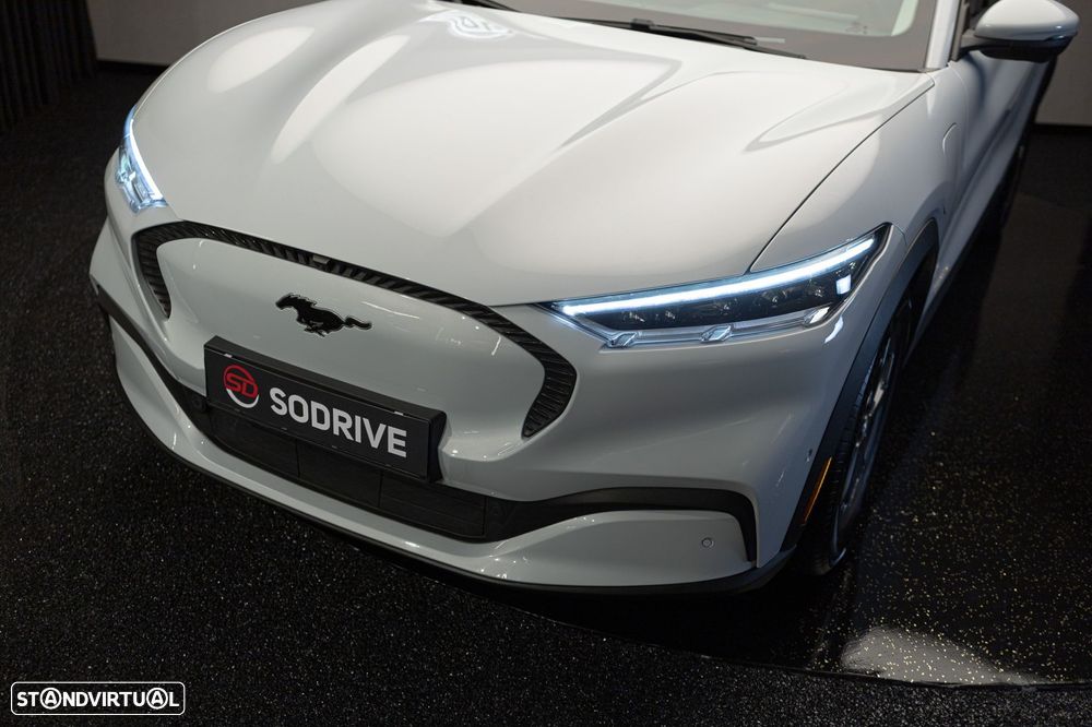 Ford Mustang Mach-E 75.7 kWh Premium AWD - 7