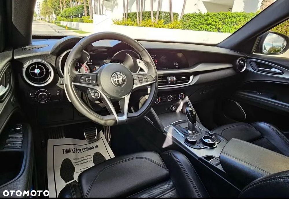 Alfa Romeo Stelvio 2.0 Turbo 16V AT8-Q4 Veloce Ti - 4