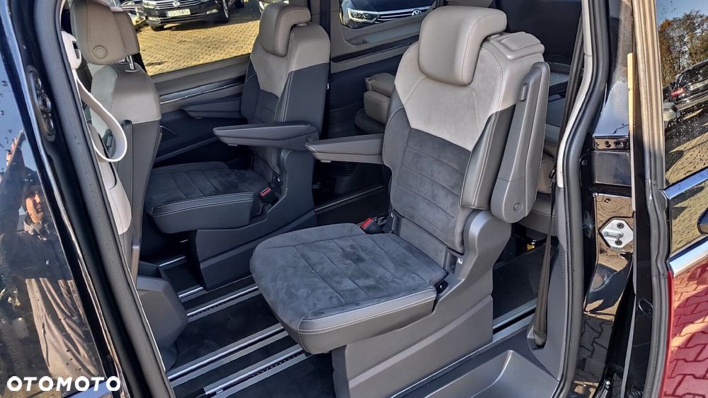 Volkswagen Multivan - 11