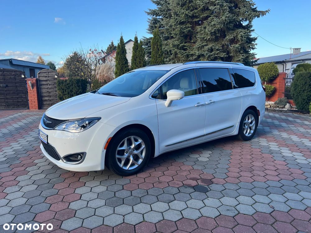 Chrysler Pacifica - 6