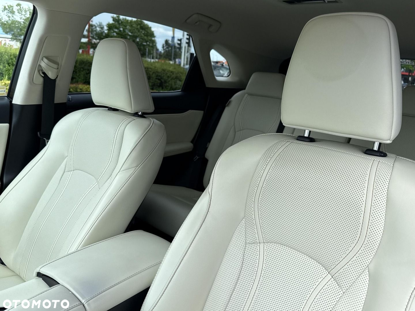 Lexus RX - 12