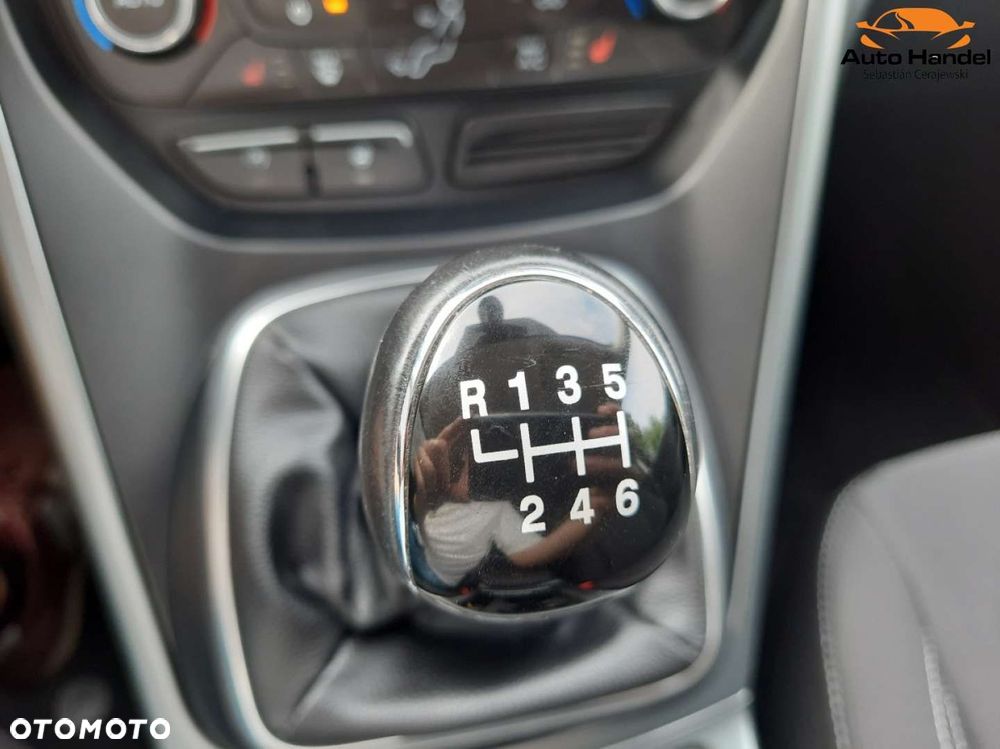 Ford Kuga 1.5 EcoBoost 2x4 Titanium - 30