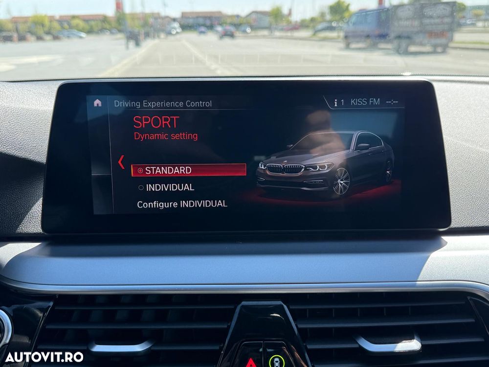 BMW Seria 5 520d Sport Line - 23