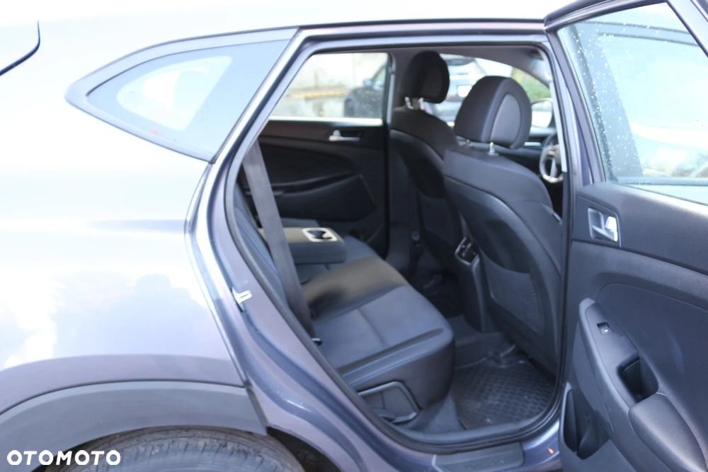 Hyundai Tucson 1.7 CRDI BlueDrive Design 2WD DCT - 11