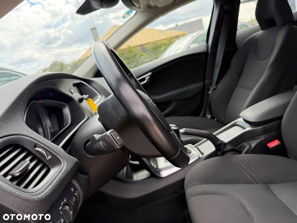 Volvo V40 D4 Kinetic - 14