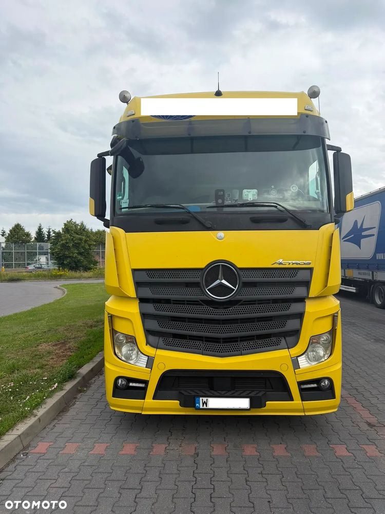 Mercedes-Benz Actros - 4