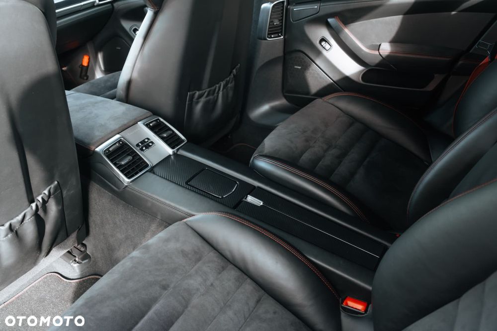 Porsche Panamera GTS PDK - 13