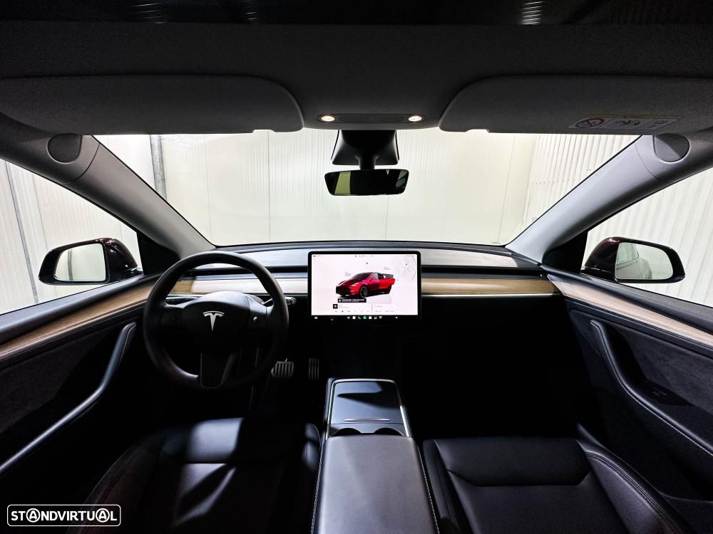 Tesla Model Y Performance Dual Motor AWD - 11