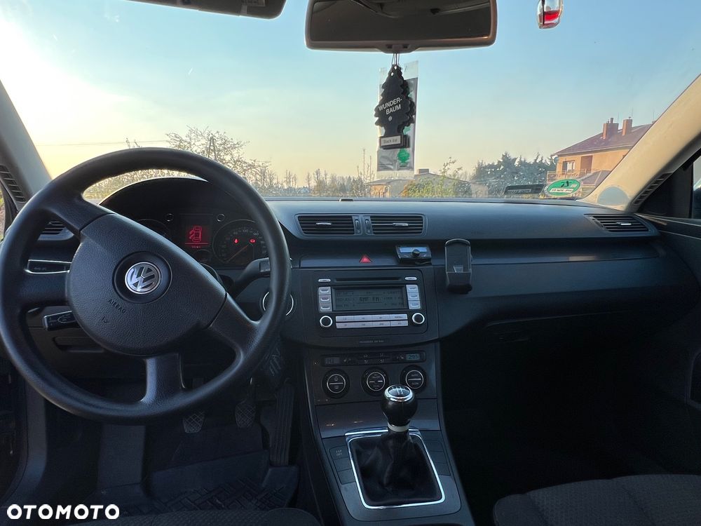 Volkswagen Passat 1.9 TDI Individual - 9