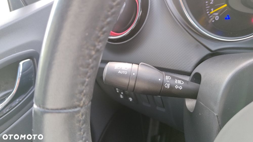 Renault Captur 1.2 TCe Helly Hansen EDC - 17