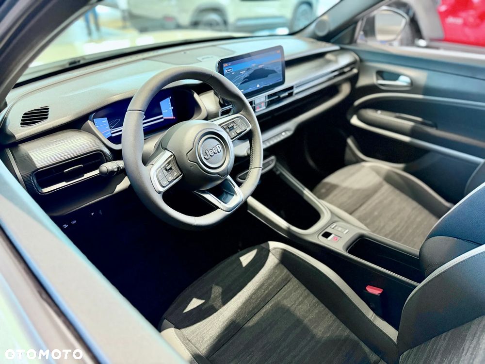 Jeep Avenger 1.2 T3 mHEV Longitude FWD eDCT6 - 11