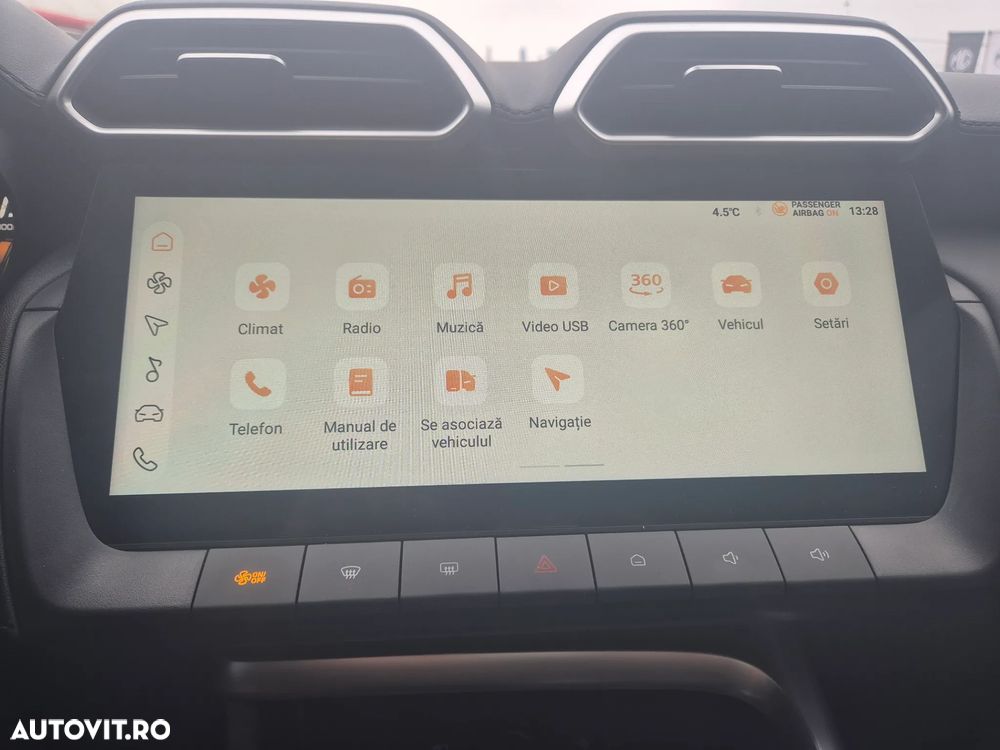 MG ZS HEV 1.5 GSI AT Exclusive - 18