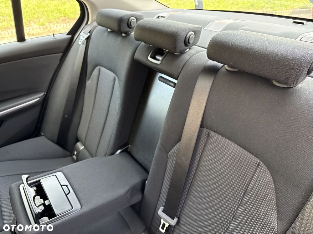 BMW Seria 3 318i - 18