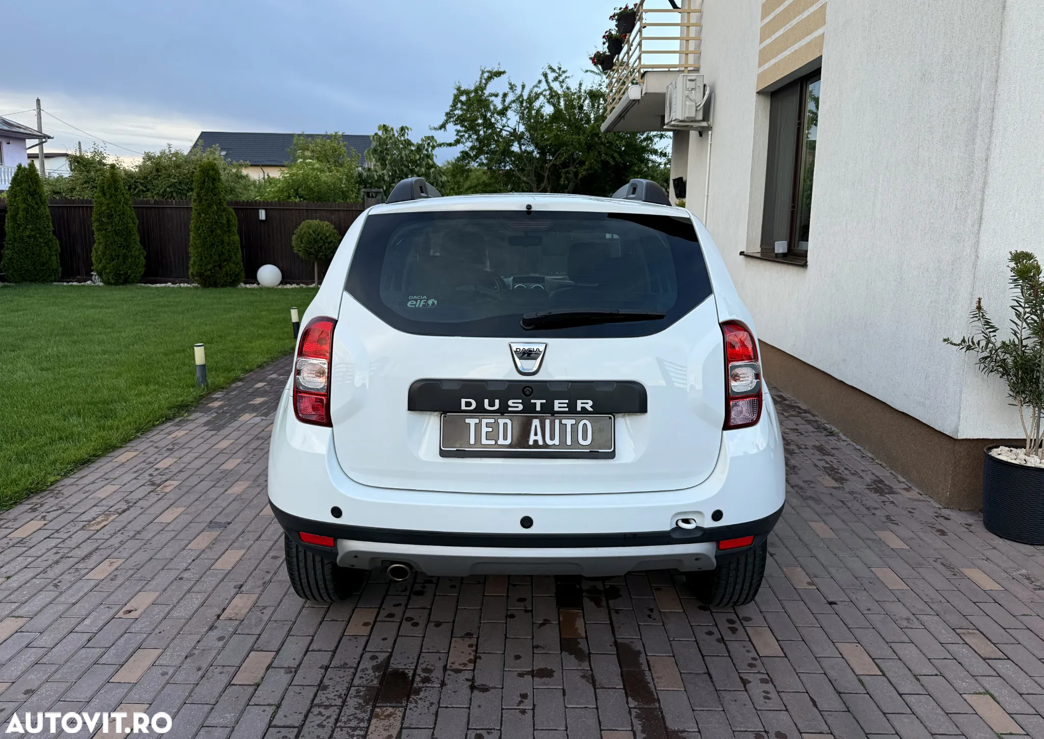 Dacia Duster 1.6 16V 4x2 Prestige - 6