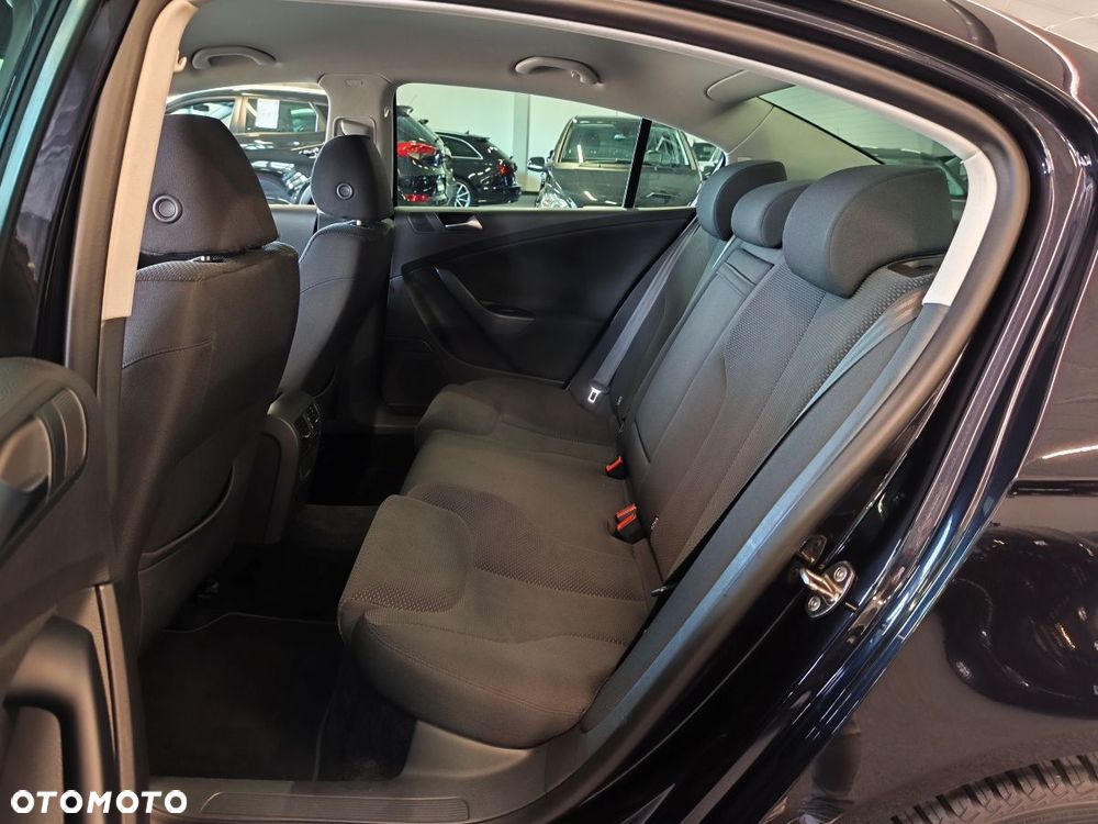 Volkswagen Passat 2.0 Blue TDI DSG SCR Comfortline - 8