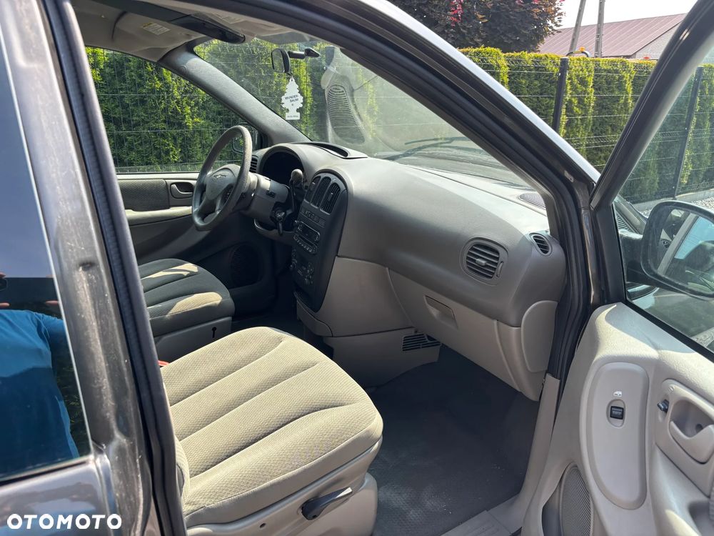 Chrysler Grand Voyager 2.8 CRD LX - 10