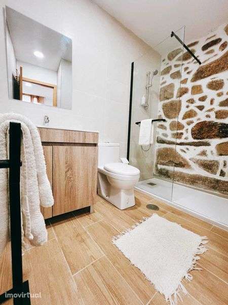 Oportunidade Única: 2 Casas em 1 + Renda Ativa – Coimbrões - Grande imagem: 2/8