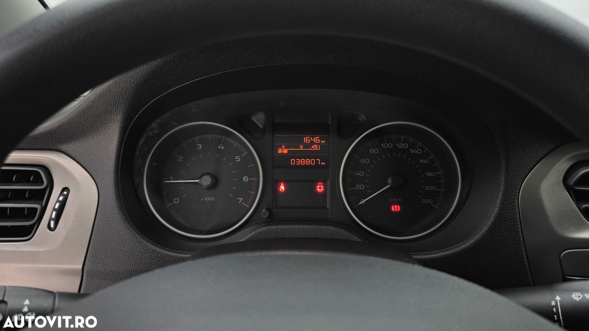 Peugeot 301 1.5 BlueHDI FAP Active - 15