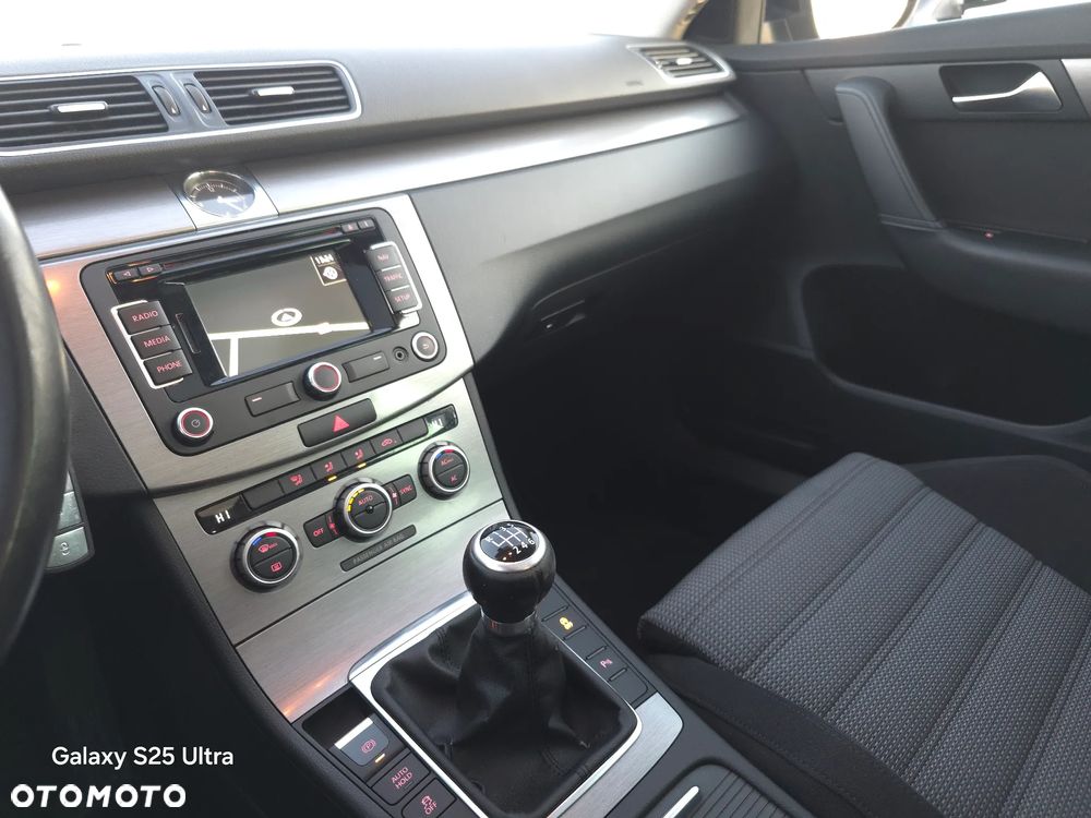 Volkswagen Passat - 36