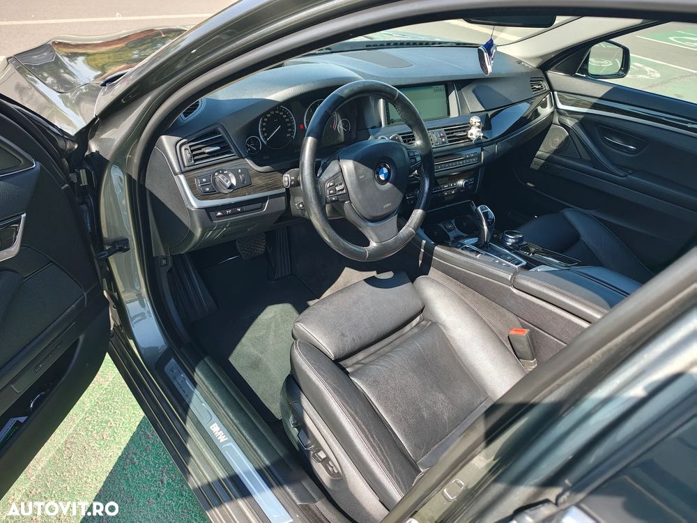 BMW Seria 5 525d xDrive AT - 23