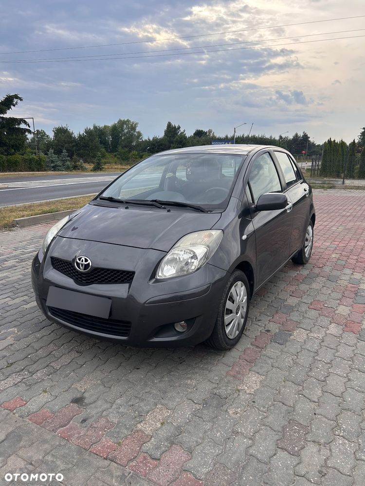 Toyota Yaris - 1