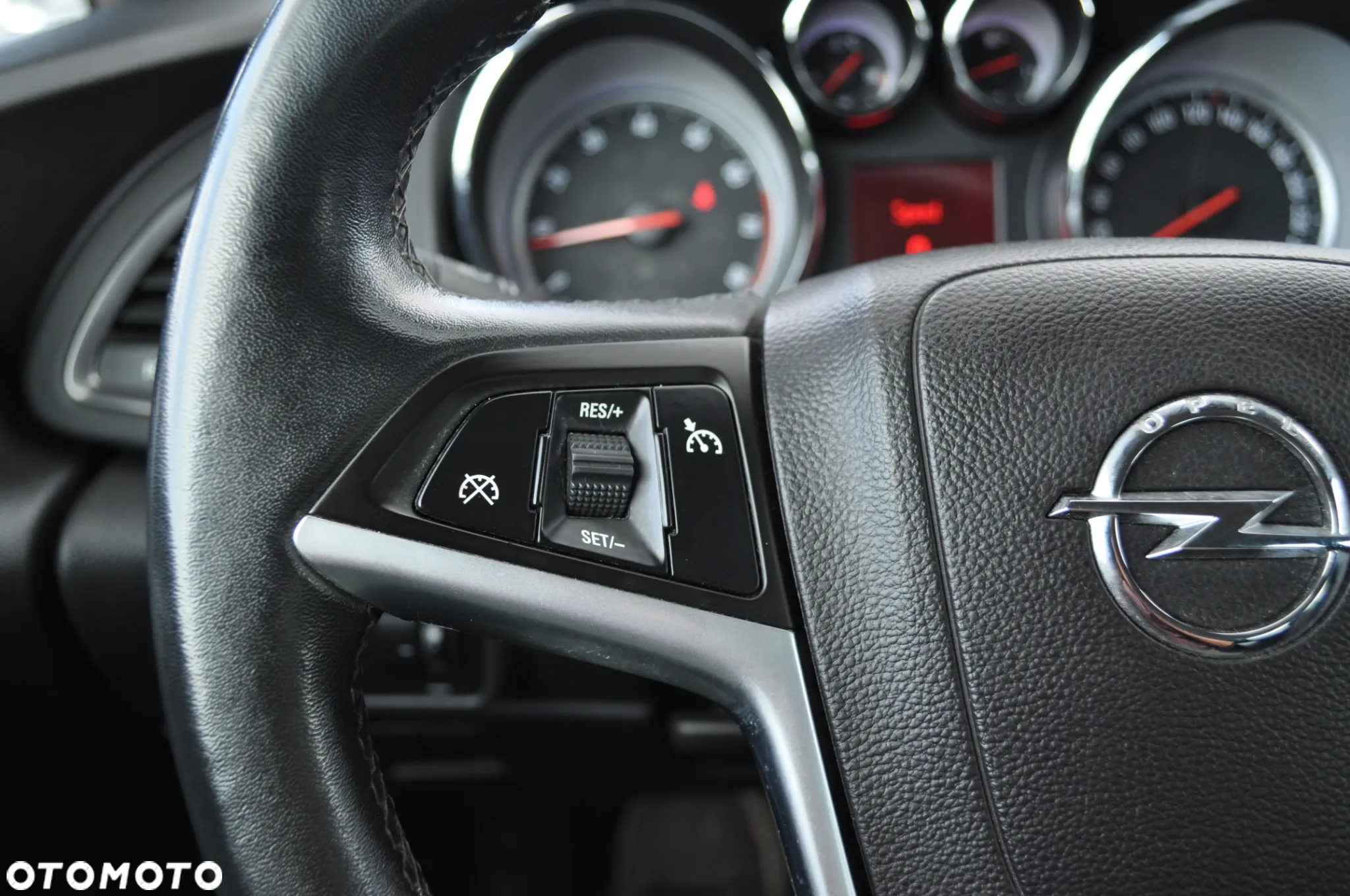 Opel Astra 1.6 Turbo Innovation - 22