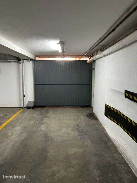Garagem à venda na Avenida 5 de Outubro, 21 - Grande imagem: 3/10