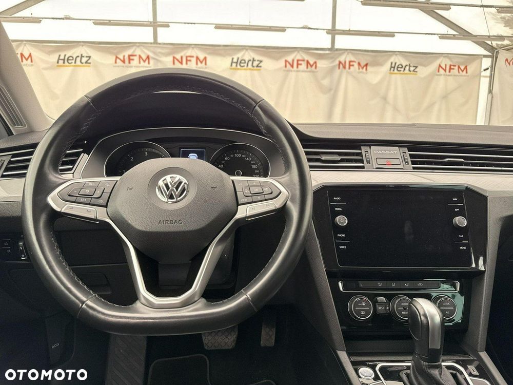 Volkswagen Passat - 15