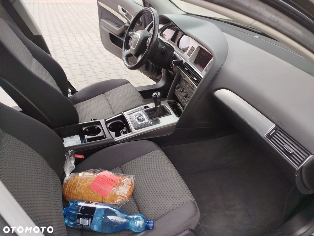 Audi A6 Limousine 2.4 - 12