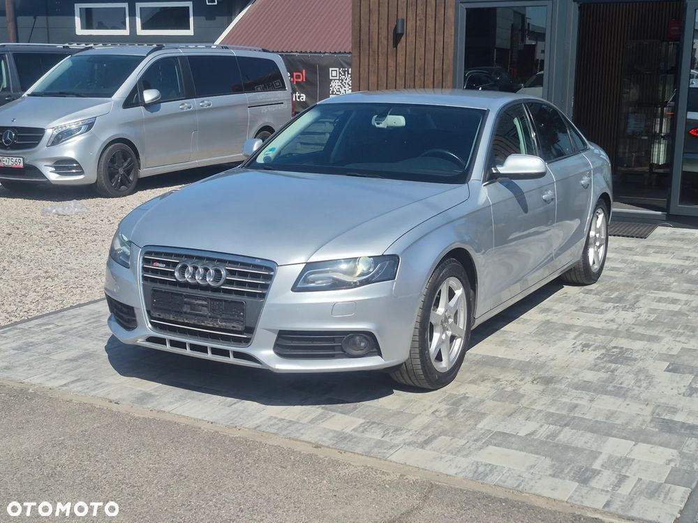 Audi A4 Limousine - 1