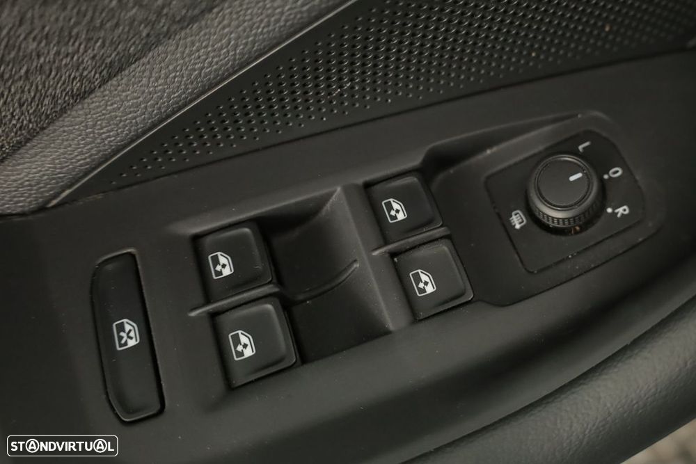 VW Passat Variant 1.5 TSI eHybrid DSG - 19