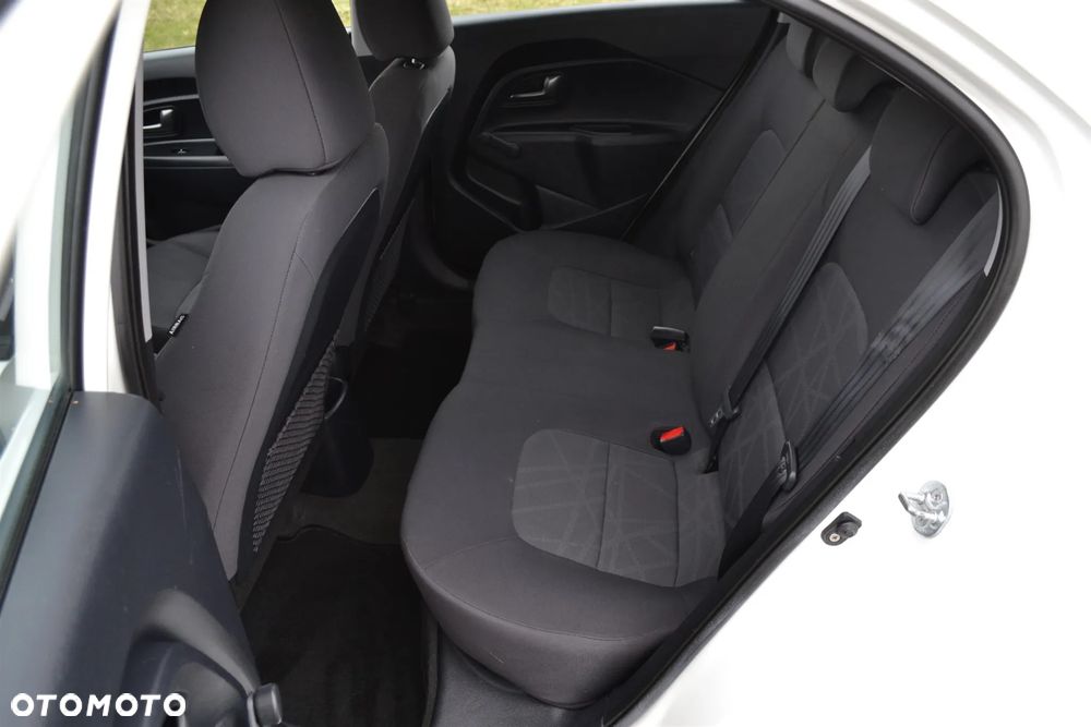 Kia Rio 1.2 Business Line - 13
