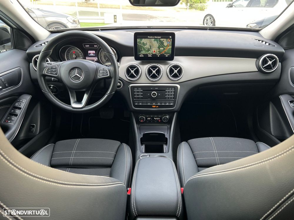 Mercedes-Benz GLA 220 d Urban 4-Matic - 14