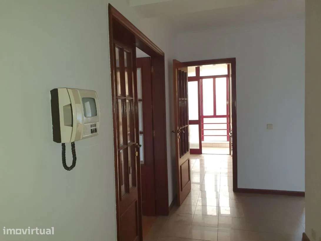 Apartamento T2 em Vilar do Paraíso-SD/04555/MH - Grande imagem: 4/14