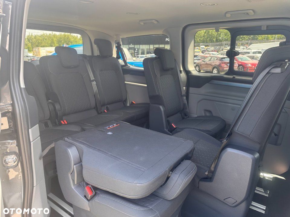 Ford Tourneo Custom - 4