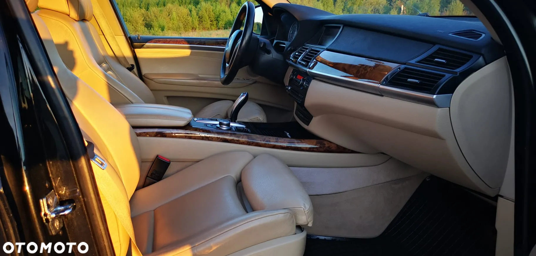 BMW X5 4.8i xDrive - 24